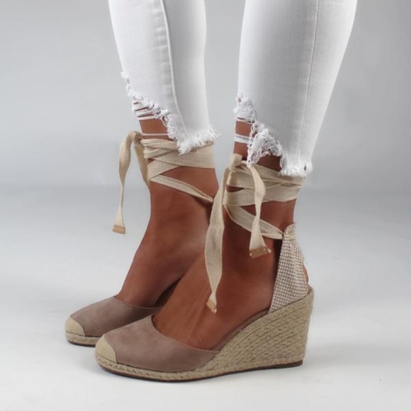 Forever 21 Shoes - Last Pair🚨Espadrilles Lace Up Wedges